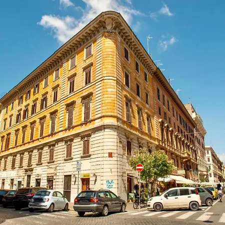 Alberto Vatican House-3